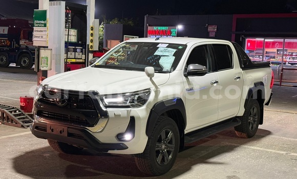 Buy Import Toyota Hilux White Car in Dar es Salaam in Dar es Salaam Buy Import Toyota Hilux White Car in Dar es Salaam in Dar es Salaam