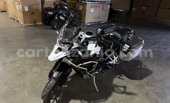 Nunua Ilio tumika Triumph Tiger Nyeusi Bike ndani ya Dodoma nchini Dodoma Nunua Ilio tumika Triumph Tiger Nyeusi Bike ndani ya Dodoma nchini Dodoma