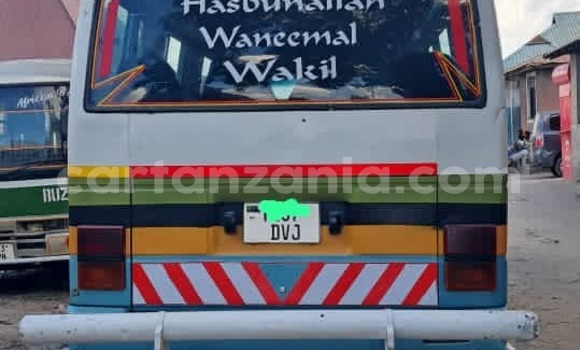 Nunua Ilio tumika Nissan Caravan Kijani Gari ndani ya Dar es Salaam nchini Dar es Salaam Nunua Ilio tumika Nissan Caravan Kijani Gari ndani ya Dar es Salaam nchini Dar es Salaam