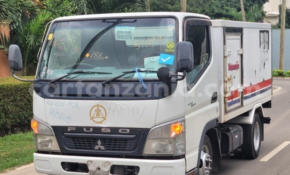 Nunua Ilio tumika Mitsubishi Fuso Fighter Nyeupe Lori ndani ya Dar es Salaam nchini Dar es Salaam Nunua Ilio tumika Mitsubishi Fuso Fighter Nyeupe Lori ndani ya Dar es Salaam nchini Dar es Salaam