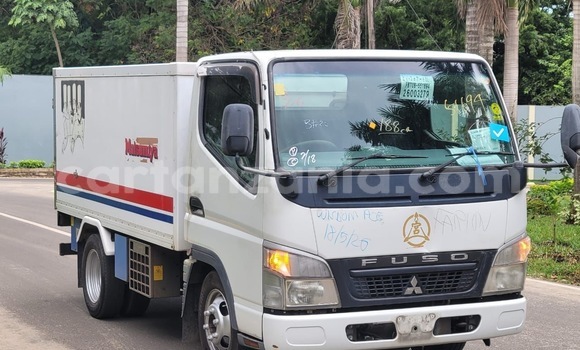 Nunua Ilio tumika Mitsubishi Fuso Fighter Nyeupe Lori ndani ya Dar es Salaam nchini Dar es Salaam Nunua Ilio tumika Mitsubishi Fuso Fighter Nyeupe Lori ndani ya Dar es Salaam nchini Dar es Salaam
