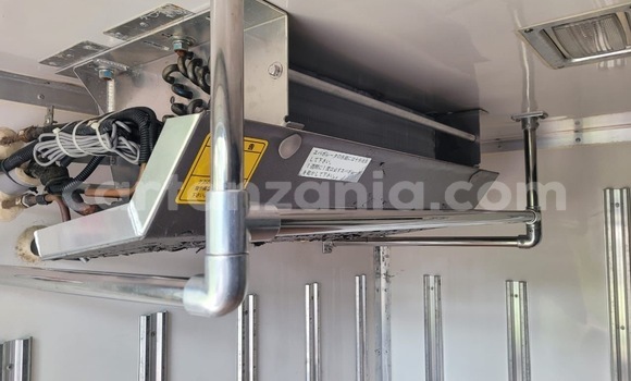 Nunua Ilio tumika Mitsubishi Fuso Fighter Nyeupe Lori ndani ya Dar es Salaam nchini Dar es Salaam Nunua Ilio tumika Mitsubishi Fuso Fighter Nyeupe Lori ndani ya Dar es Salaam nchini Dar es Salaam
