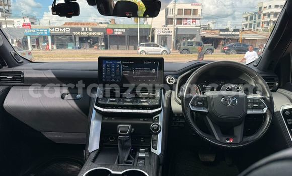Buy Import Toyota Land Cruiser Black Car in Dar es Salaam in Dar es Salaam Buy Import Toyota Land Cruiser Black Car in Dar es Salaam in Dar es Salaam