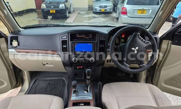 Buy Used Mitsubishi Pajero Silver Car in Dar es Salaam in Dar es Salaam Buy Used Mitsubishi Pajero Silver Car in Dar es Salaam in Dar es Salaam