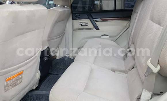 Buy Used Mitsubishi Pajero Silver Car in Dar es Salaam in Dar es Salaam Buy Used Mitsubishi Pajero Silver Car in Dar es Salaam in Dar es Salaam
