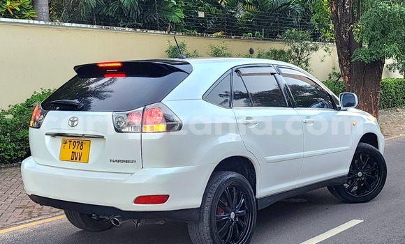 Buy Used Toyota Harrier White Car in Dar es Salaam in Dar es Salaam