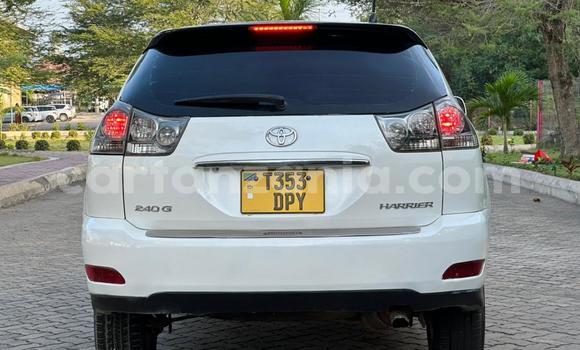 Buy Used Toyota Harrier White Car in Dar es Salaam in Dar es Salaam