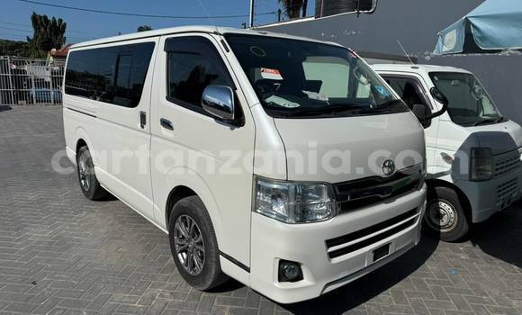 Buy Import Toyota Hiace White Car in Dar es Salaam in Dar es Salaam Buy Import Toyota Hiace White Car in Dar es Salaam in Dar es Salaam
