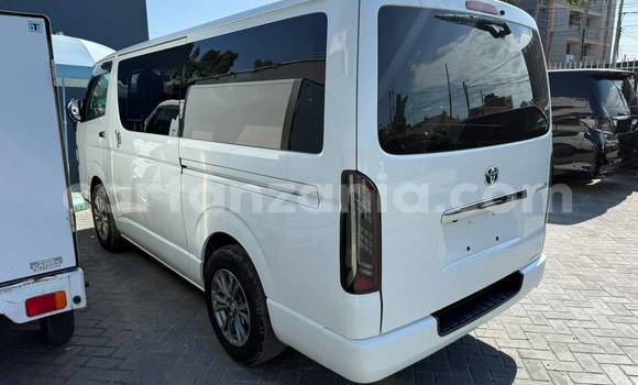 Buy Import Toyota Hiace White Car in Dar es Salaam in Dar es Salaam Buy Import Toyota Hiace White Car in Dar es Salaam in Dar es Salaam