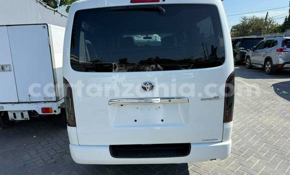 Buy Import Toyota Hiace White Car in Dar es Salaam in Dar es Salaam Buy Import Toyota Hiace White Car in Dar es Salaam in Dar es Salaam