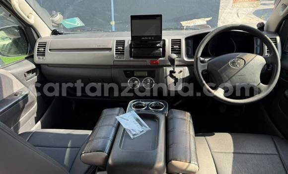 Buy Import Toyota Hiace White Car in Dar es Salaam in Dar es Salaam Buy Import Toyota Hiace White Car in Dar es Salaam in Dar es Salaam