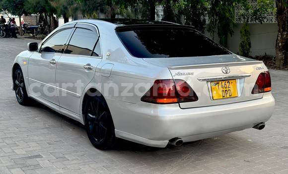 Nunua Ilio tumika Toyota Crown Fedha Gari ndani ya Dar es Salaam nchini Dar es Salaam Nunua Ilio tumika Toyota Crown Fedha Gari ndani ya Dar es Salaam nchini Dar es Salaam
