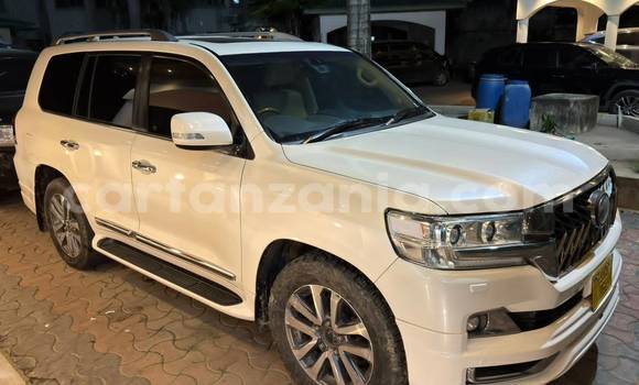 Buy Used Toyota Land Cruiser White Car in Dar es Salaam in Dar es Salaam Buy Used Toyota Land Cruiser White Car in Dar es Salaam in Dar es Salaam