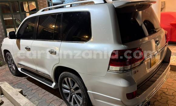 Buy Used Toyota Land Cruiser White Car in Dar es Salaam in Dar es Salaam Buy Used Toyota Land Cruiser White Car in Dar es Salaam in Dar es Salaam