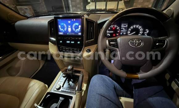 Buy Used Toyota Land Cruiser White Car in Dar es Salaam in Dar es Salaam Buy Used Toyota Land Cruiser White Car in Dar es Salaam in Dar es Salaam