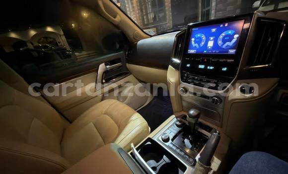 Buy Used Toyota Land Cruiser White Car in Dar es Salaam in Dar es Salaam Buy Used Toyota Land Cruiser White Car in Dar es Salaam in Dar es Salaam