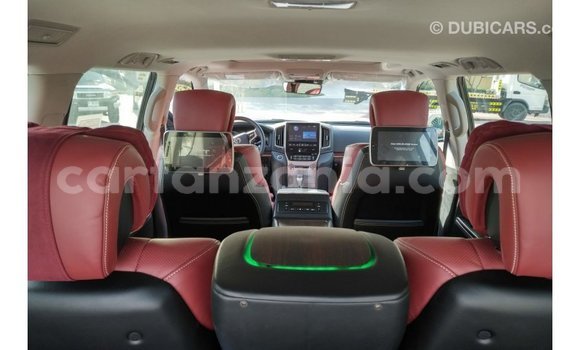 Nunua Imported Toyota Land Cruiser Nyeusi Gari ndani ya Import - Dubai nchini Arusha Nunua Imported Toyota Land Cruiser Nyeusi Gari ndani ya Import - Dubai nchini Arusha