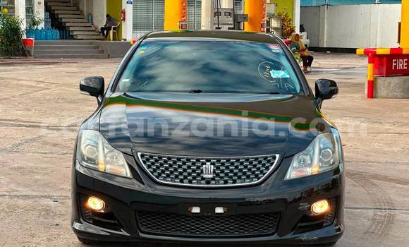 Nunua Imported Toyota Crown Nyeusi Gari ndani ya Dar es Salaam nchini Dar es Salaam Nunua Imported Toyota Crown Nyeusi Gari ndani ya Dar es Salaam nchini Dar es Salaam