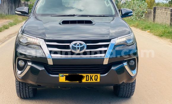 Nunua Ilio tumika Toyota Fortuner Nyingine Gari ndani ya Dar es Salaam nchini Dar es Salaam Nunua Ilio tumika Toyota Fortuner Nyingine Gari ndani ya Dar es Salaam nchini Dar es Salaam