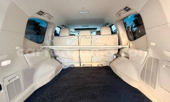 Nunua Imported Toyota Land Cruiser Nyeupe Gari ndani ya Dar es Salaam nchini Dar es Salaam Nunua Imported Toyota Land Cruiser Nyeupe Gari ndani ya Dar es Salaam nchini Dar es Salaam