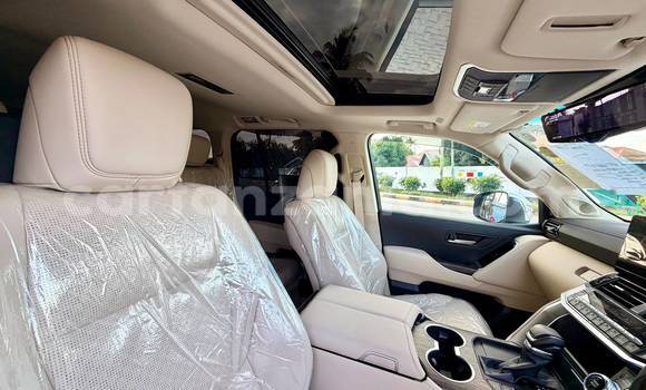 Nunua Imported Toyota Land Cruiser Nyeupe Gari ndani ya Dar es Salaam nchini Dar es Salaam Nunua Imported Toyota Land Cruiser Nyeupe Gari ndani ya Dar es Salaam nchini Dar es Salaam