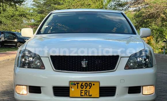 Nunua Ilio tumika Toyota Crown Nyeupe Gari ndani ya Dar es Salaam nchini Dar es Salaam Nunua Ilio tumika Toyota Crown Nyeupe Gari ndani ya Dar es Salaam nchini Dar es Salaam