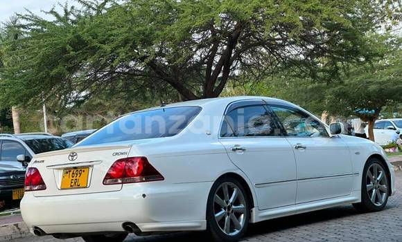 Nunua Ilio tumika Toyota Crown Nyeupe Gari ndani ya Dar es Salaam nchini Dar es Salaam Nunua Ilio tumika Toyota Crown Nyeupe Gari ndani ya Dar es Salaam nchini Dar es Salaam