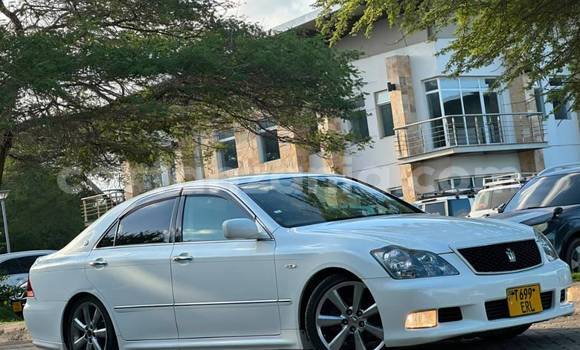 Nunua Ilio tumika Toyota Crown Nyeupe Gari ndani ya Dar es Salaam nchini Dar es Salaam Nunua Ilio tumika Toyota Crown Nyeupe Gari ndani ya Dar es Salaam nchini Dar es Salaam