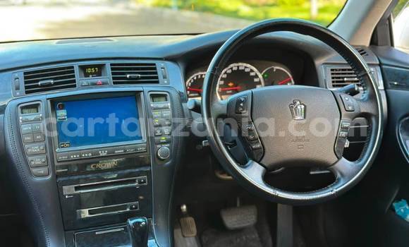 Nunua Ilio tumika Toyota Crown Nyeupe Gari ndani ya Dar es Salaam nchini Dar es Salaam Nunua Ilio tumika Toyota Crown Nyeupe Gari ndani ya Dar es Salaam nchini Dar es Salaam