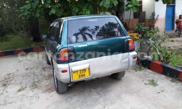 Buy Used Toyota RAV4 Green Car in Dar es Salaam in Dar es Salaam