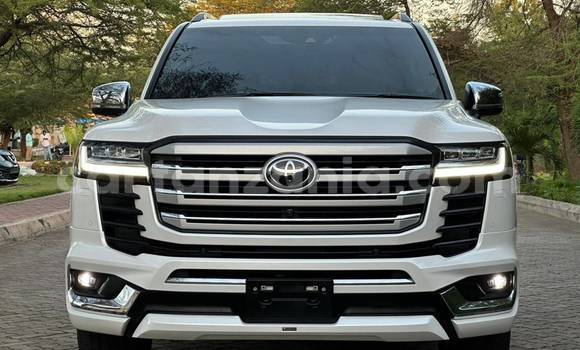 Buy Used Toyota Land Cruiser White Car in Dar es Salaam in Dar es Salaam