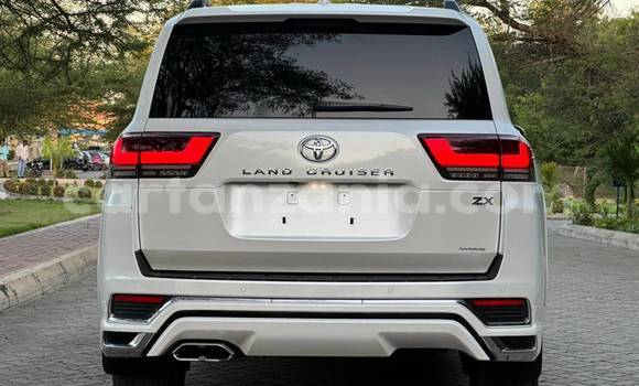 Buy Used Toyota Land Cruiser White Car in Dar es Salaam in Dar es Salaam Buy Used Toyota Land Cruiser White Car in Dar es Salaam in Dar es Salaam