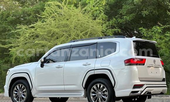 Buy Used Toyota Land Cruiser White Car in Dar es Salaam in Dar es Salaam Buy Used Toyota Land Cruiser White Car in Dar es Salaam in Dar es Salaam