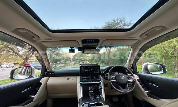 Buy Used Toyota Land Cruiser White Car in Dar es Salaam in Dar es Salaam Buy Used Toyota Land Cruiser White Car in Dar es Salaam in Dar es Salaam