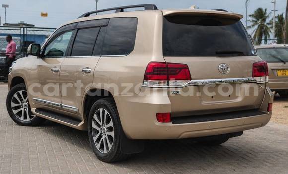 Buy Import Toyota Land Cruiser Other Car in Dar es Salaam in Dar es Salaam Buy Import Toyota Land Cruiser Other Car in Dar es Salaam in Dar es Salaam