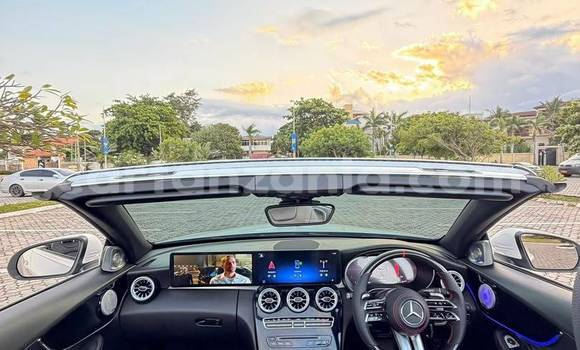 Buy Used Mercedes-Benz C-Classe White Car in Dar es Salaam in Dar es Salaam Buy Used Mercedes-Benz C-Classe White Car in Dar es Salaam in Dar es Salaam