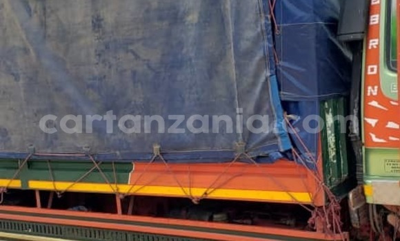 Nunua Ilio tumika Mitsubishi Fuso Fighter Nyingine Lori ndani ya Dar es Salaam nchini Dar es Salaam Nunua Ilio tumika Mitsubishi Fuso Fighter Nyingine Lori ndani ya Dar es Salaam nchini Dar es Salaam