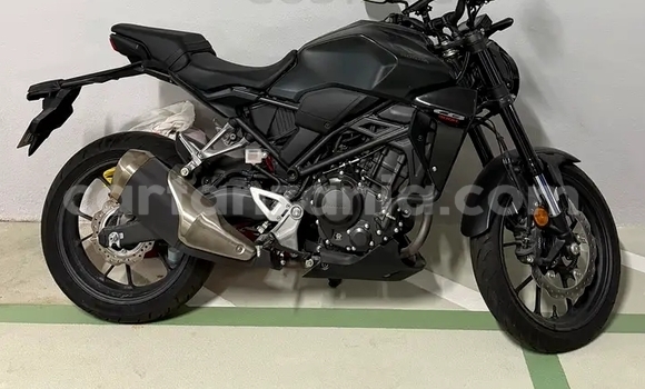 Buy Used Honda CB Black Bike in Arusha in Arusha Buy Used Honda CB Black Bike in Arusha in Arusha