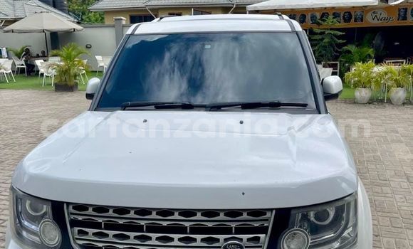 Buy Used Land Rover Discovery White Car in Dar es Salaam in Dar es Salaam