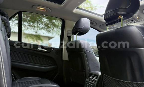 Nunua Imported Mercedes-Benz GLC 250D Nyeusi Gari ndani ya Dar es Salaam nchini Dar es Salaam Nunua Imported Mercedes-Benz GLC 250D Nyeusi Gari ndani ya Dar es Salaam nchini Dar es Salaam