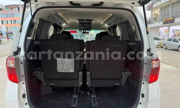 Nunua Imported Toyota Alphard Nyeupe Gari ndani ya Dar es Salaam nchini Dar es Salaam Nunua Imported Toyota Alphard Nyeupe Gari ndani ya Dar es Salaam nchini Dar es Salaam
