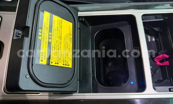 Nunua Imported Toyota Alphard Nyeupe Gari ndani ya Dar es Salaam nchini Dar es Salaam Nunua Imported Toyota Alphard Nyeupe Gari ndani ya Dar es Salaam nchini Dar es Salaam