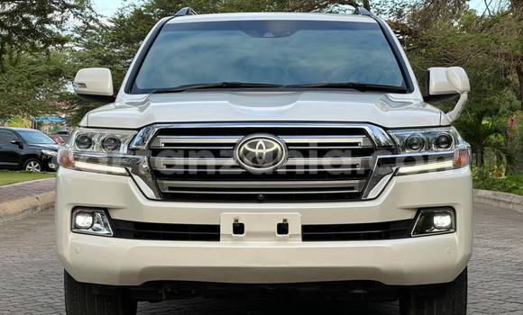 Buy Import Toyota Land Cruiser White Car in Dar es Salaam in Dar es Salaam