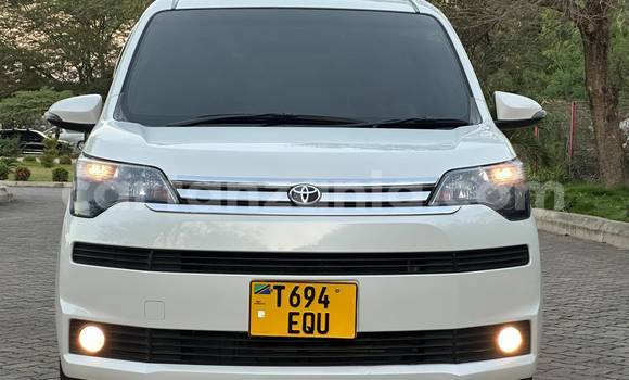 Buy Used Toyota Spade White Car in Dar es Salaam in Dar es Salaam
