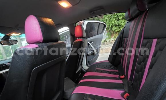 Nunua Ilio tumika BMW 1-Series Nyeupe Gari ndani ya Dar es Salaam nchini Dar es Salaam Nunua Ilio tumika BMW 1-Series Nyeupe Gari ndani ya Dar es Salaam nchini Dar es Salaam