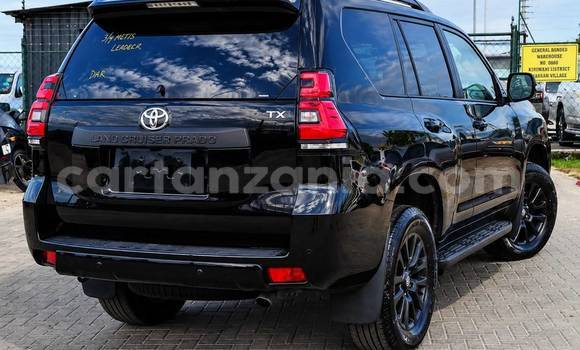 Nunua Imported Toyota Land Cruiser Prado Nyeusi Gari ndani ya Dar es Salaam nchini Dar es Salaam Nunua Imported Toyota Land Cruiser Prado Nyeusi Gari ndani ya Dar es Salaam nchini Dar es Salaam