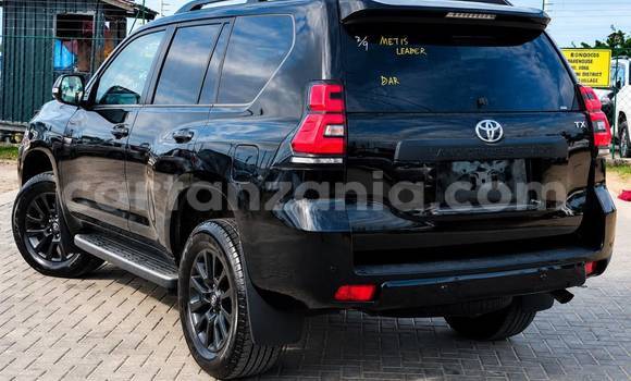 Nunua Imported Toyota Land Cruiser Prado Nyeusi Gari ndani ya Dar es Salaam nchini Dar es Salaam Nunua Imported Toyota Land Cruiser Prado Nyeusi Gari ndani ya Dar es Salaam nchini Dar es Salaam