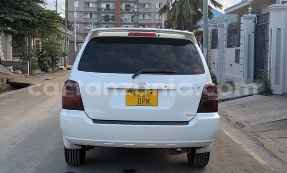 Buy Used Toyota Kluger White Car in Dar es Salaam in Dar es Salaam