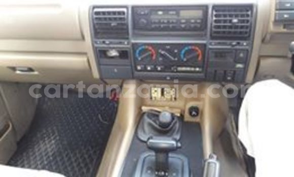 Nunua Ilio tumika Land Rover Discovery Nyeusi Gari ndani ya Arusha nchini Arusha Nunua Ilio tumika Land Rover Discovery Nyeusi Gari ndani ya Arusha nchini Arusha