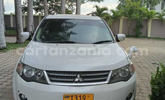Nunua Ilio tumika Mitsubishi Outlander Nyeupe Gari ndani ya Dar es Salaam nchini Dar es Salaam Nunua Ilio tumika Mitsubishi Outlander Nyeupe Gari ndani ya Dar es Salaam nchini Dar es Salaam